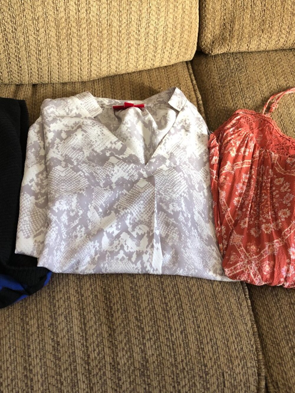 LOT of 3 Tops Metaphor L Sweater, Jennifer Lopez M, Rewind XXL 21-23.5 Pit #KF